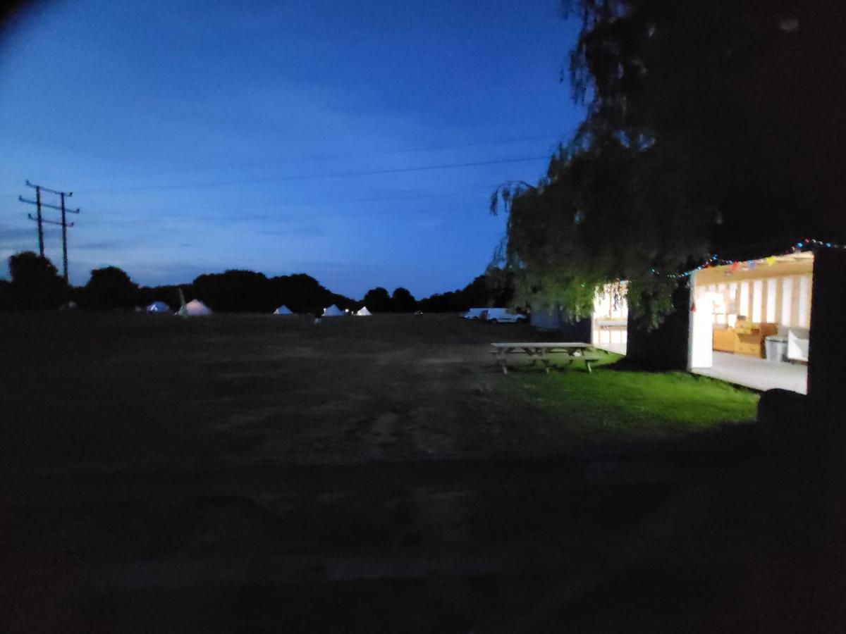 Dorset Glamping Fields Otel Corfe Mullen Dış mekan fotoğraf